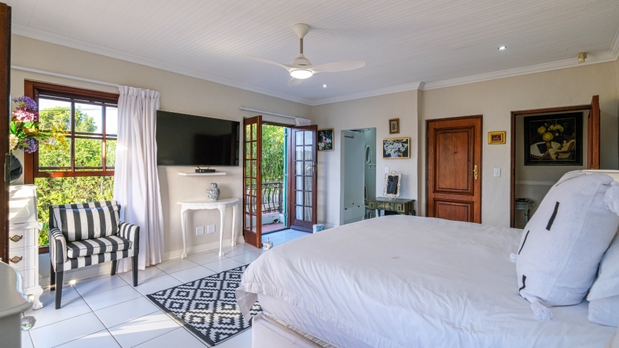 6 Bedroom Property for Sale in Kingfisher Creek Western Cape